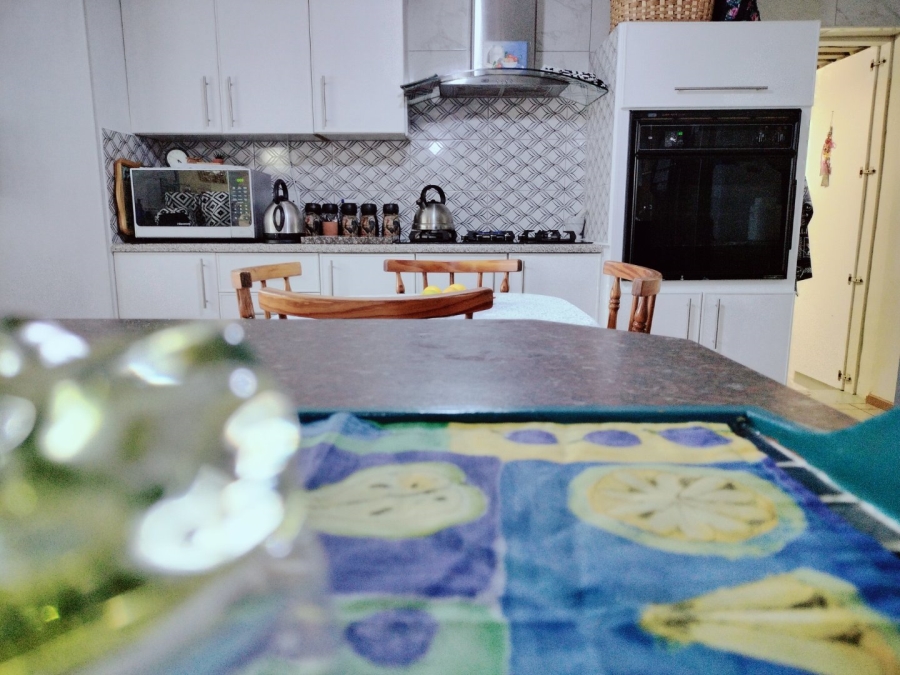 3 Bedroom Property for Sale in Deoville Park Western Cape